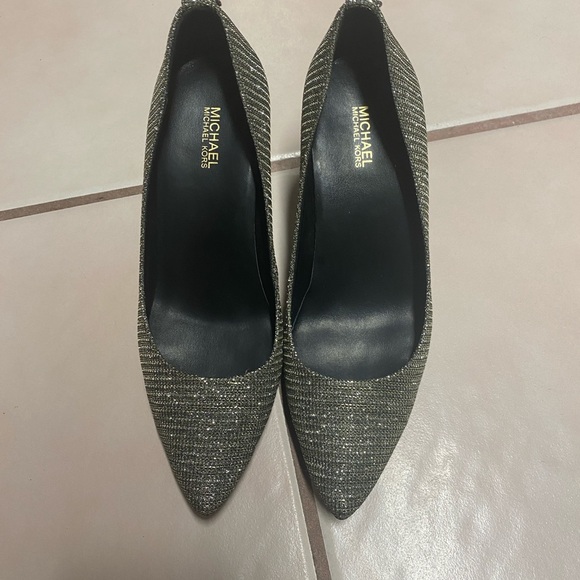 Michael Kors  Glitter Chain Mesh Sparkly Black/Gold Heels 7M - Picture 6 of 16